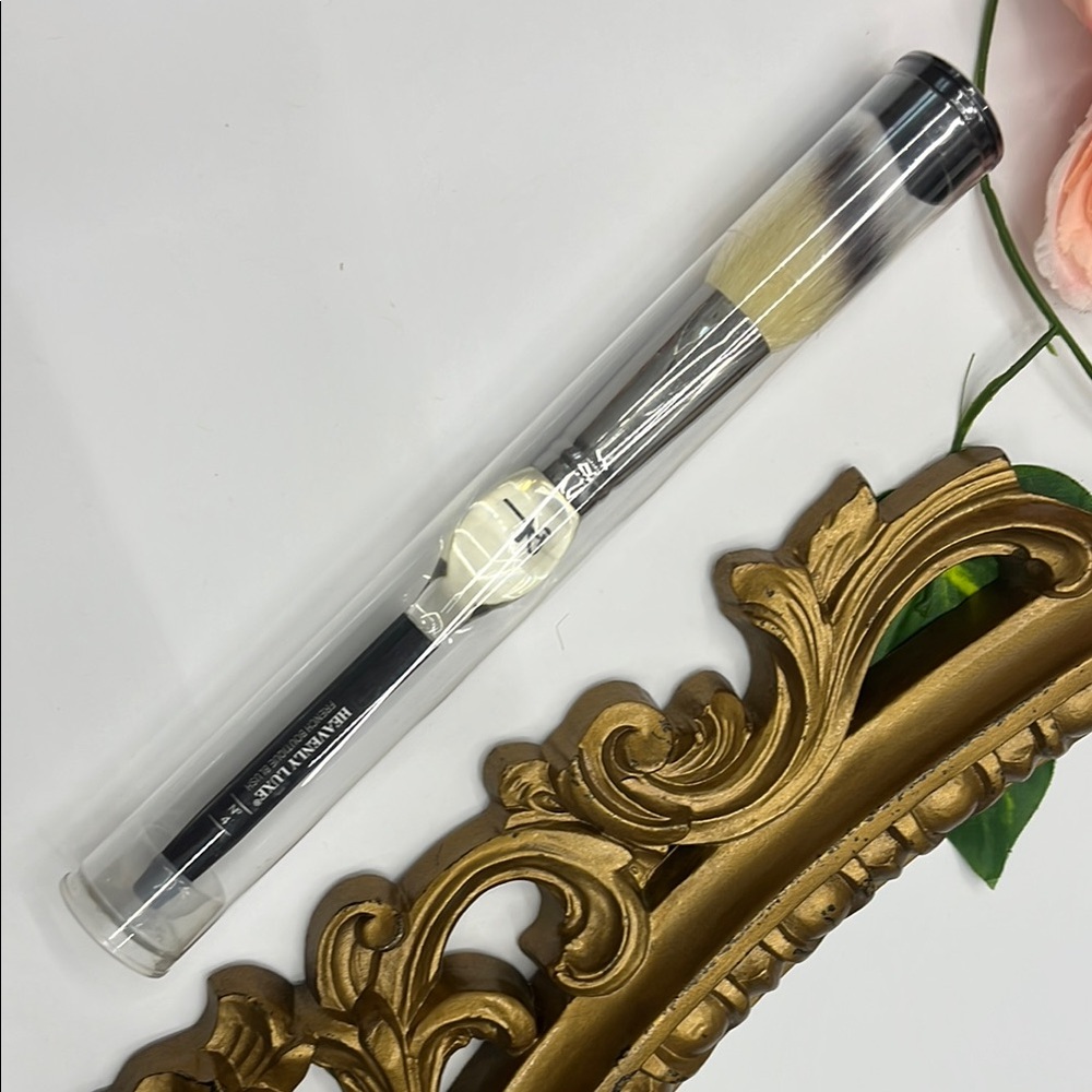 NEW Heavenly Luxe Blush Brush #4 IT Cosmetics
